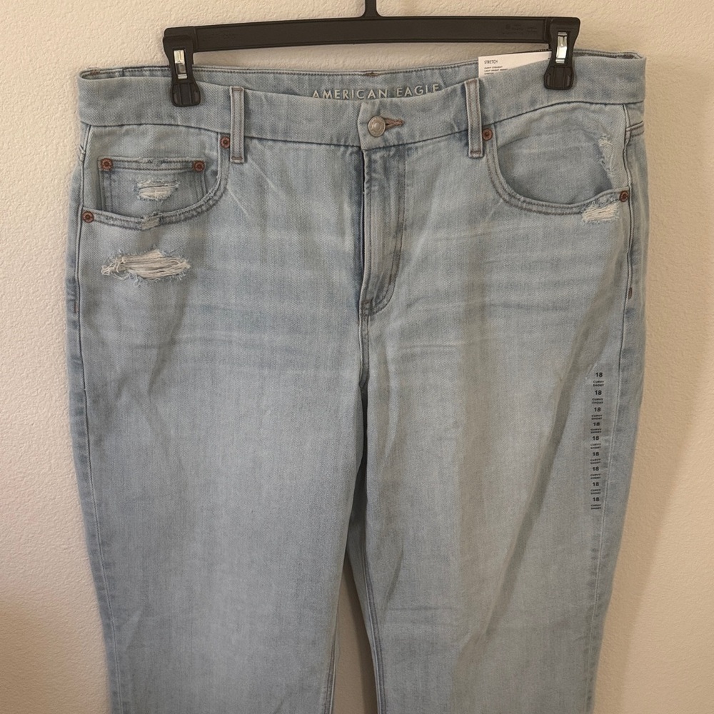 American Eagle Light Wash Distressed Jeans